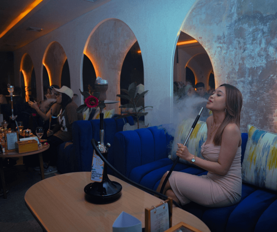 a beautiful woman smoking shisha_hookah (2)