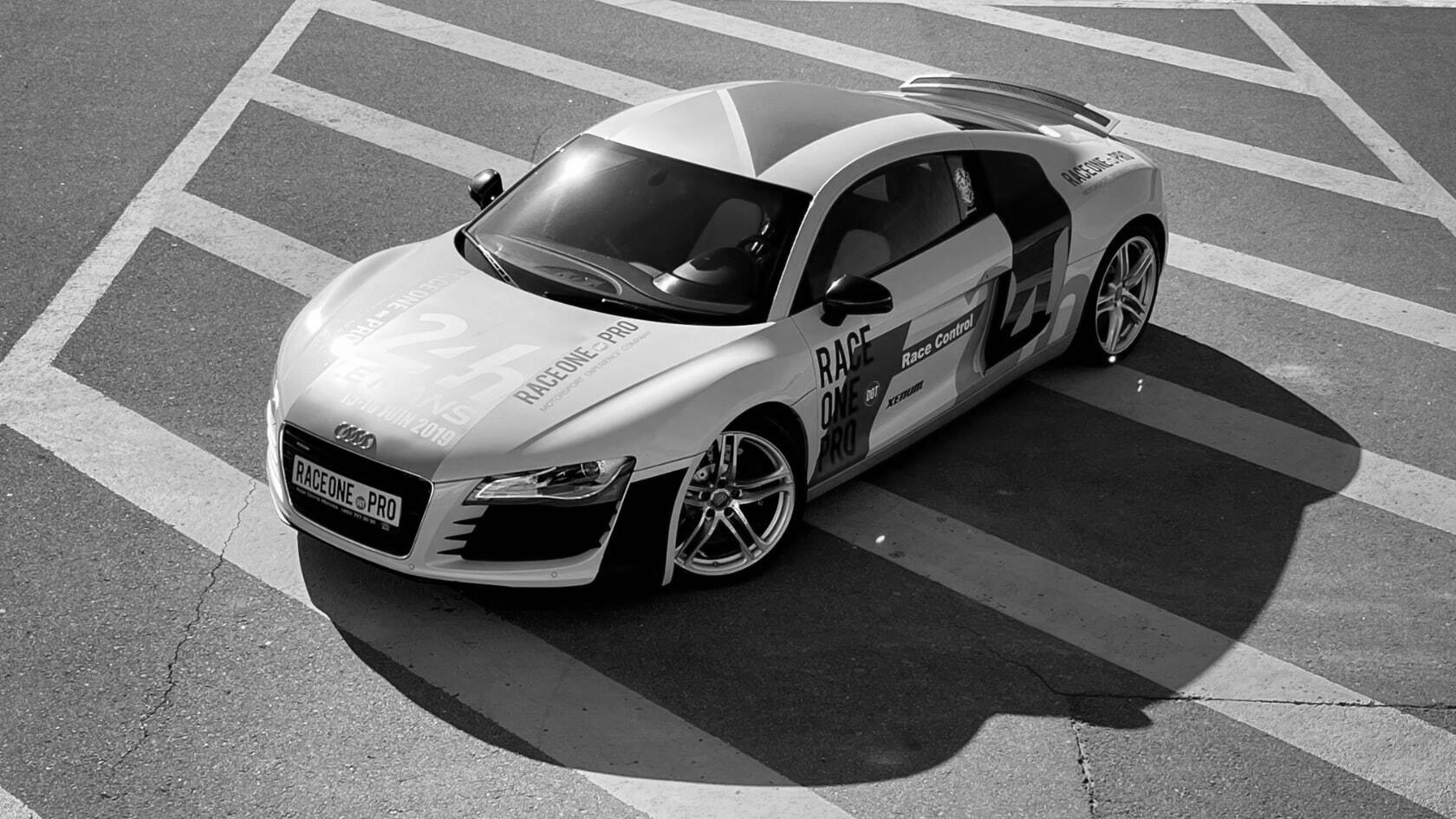 AUDI R8