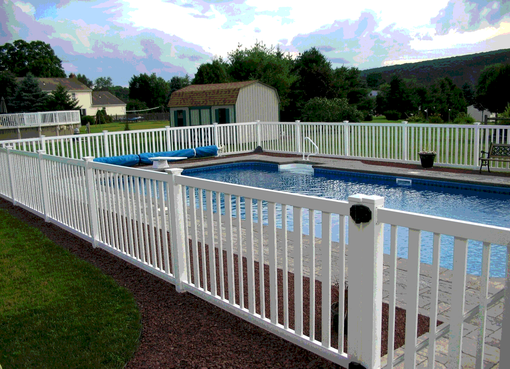 5 Reasons why you need Vinyl Pool Fencing