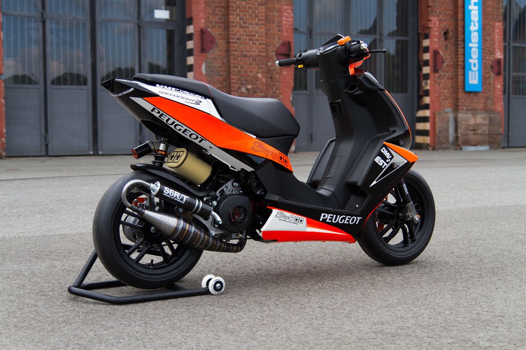 Scooter attack. Peugeot Speedfight 3.