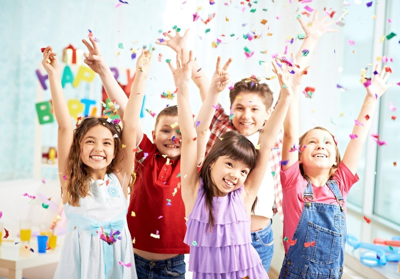 Фото счастливых детей в детском саду