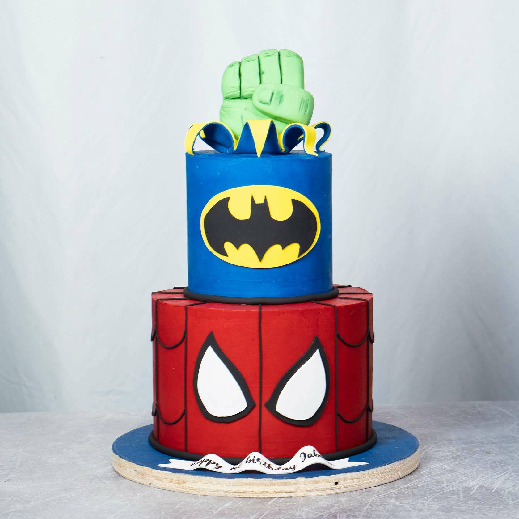 Super hero Hulk, Batman, Spiderman cake