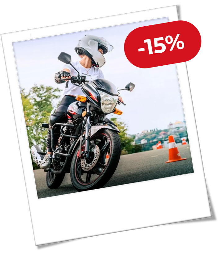 фото нанесения макияжа на лицо девушки 