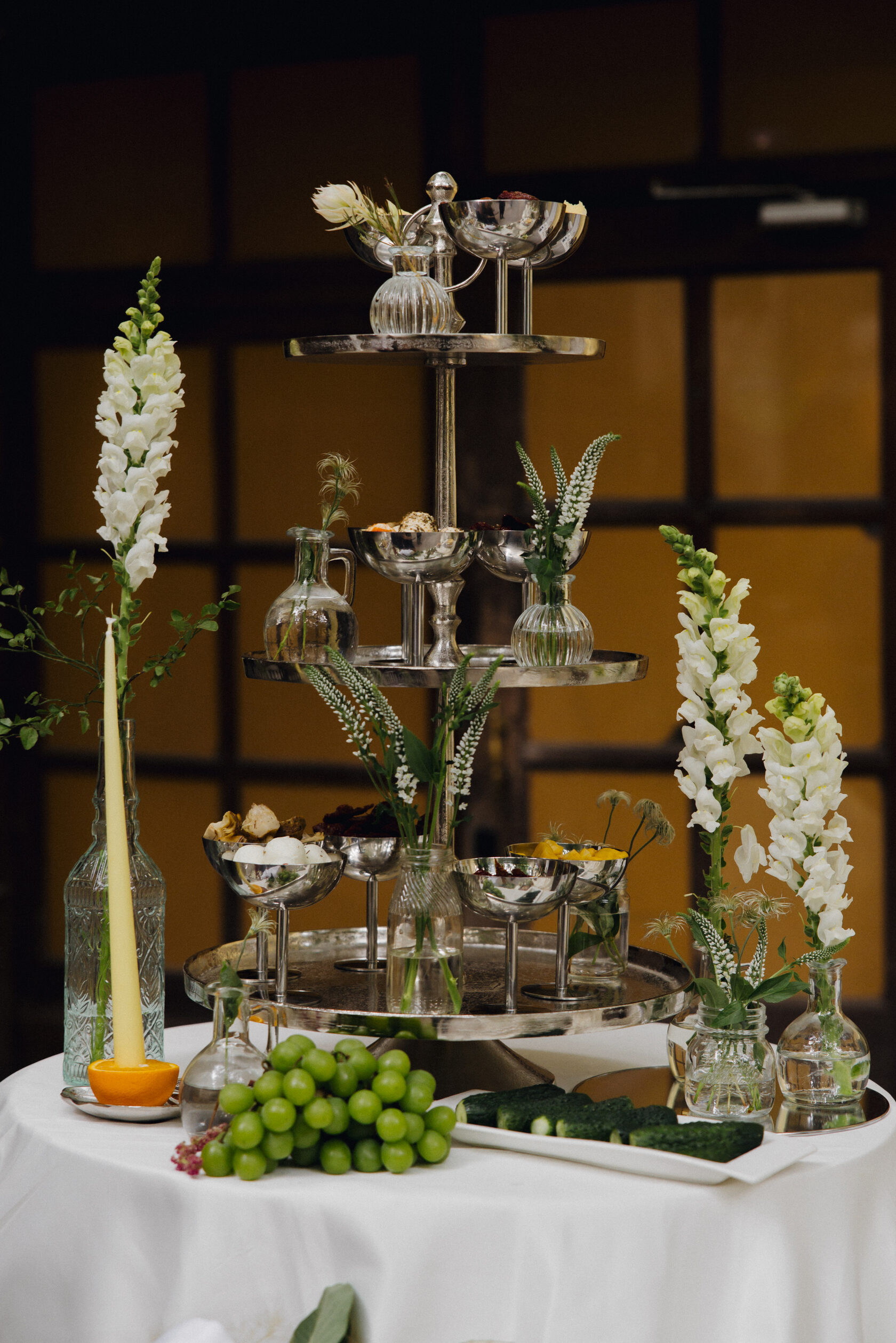 Дизайн и флористика на фуршете — декор мероприятия Smile Event Catering Москва