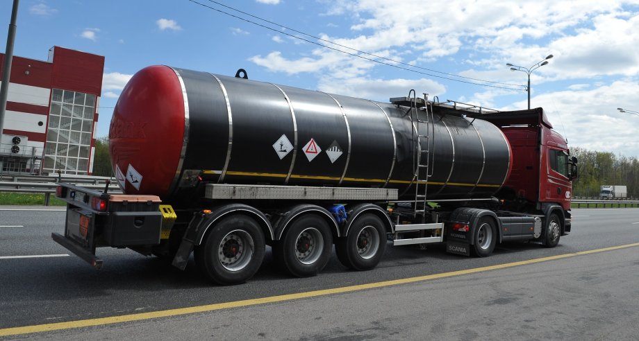 С 1 июля в РФ изменится порядок выдачи разрешений на перевозку грузов повышенной опасности (фото: Денис Хуторецкий)