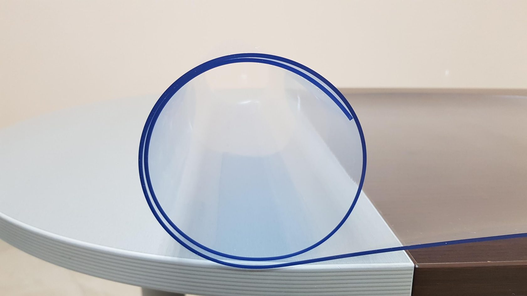 Гибкое стекло на стол белое непрозрачное