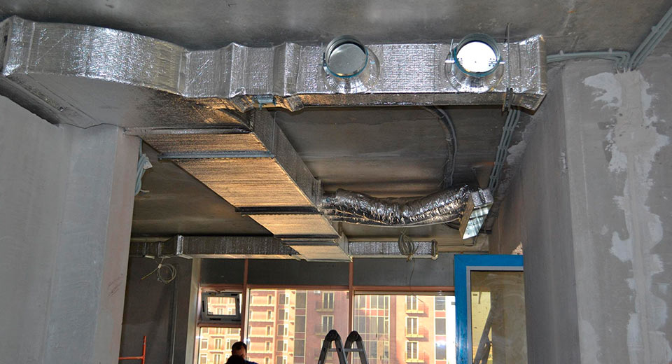 централизованная система принудительной приточной вентиляции за потолком