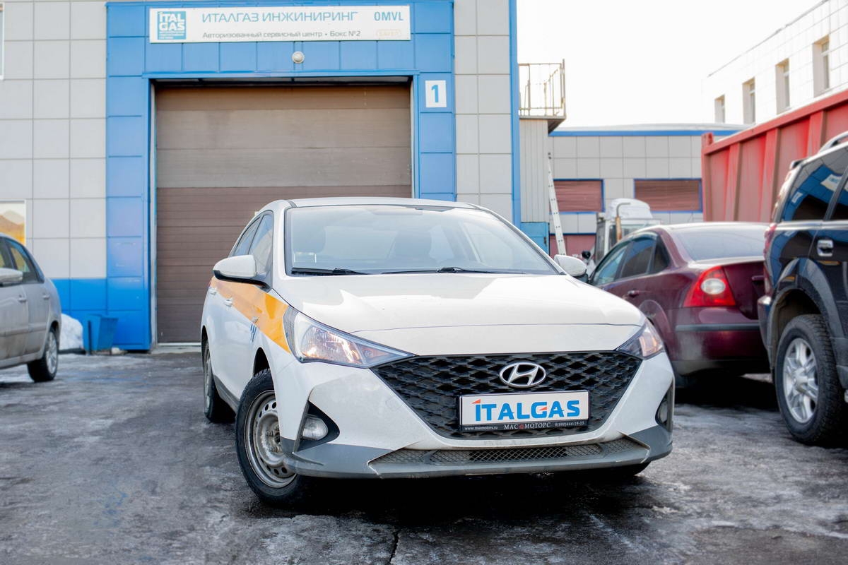 Установка премиального итальянского метанового ГБО OMVL DREAM-4 на Hyundai Accent 2022 года, цилиндрический баллон 80 л, современное газовое оборудование