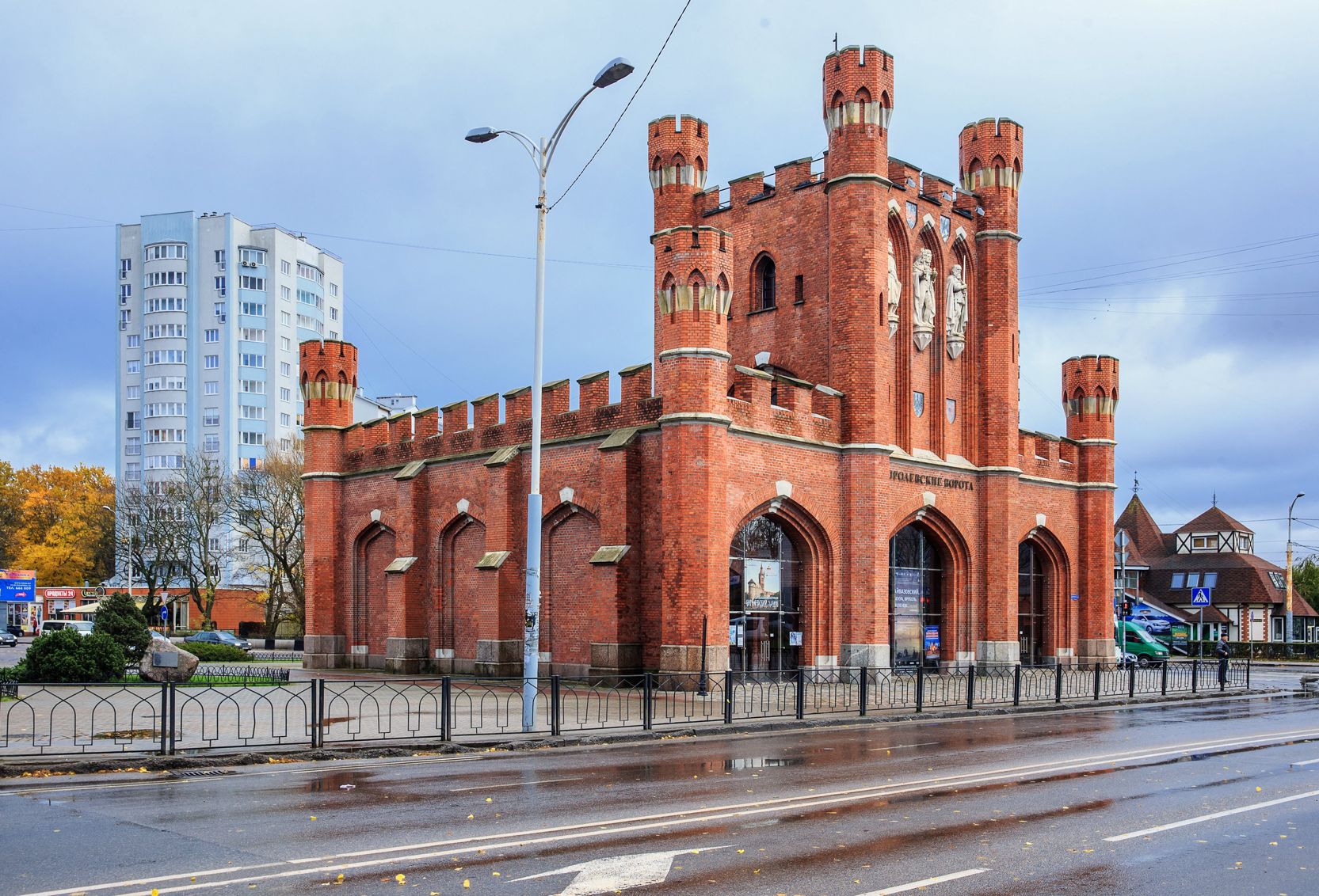 Калининград улицы. Город Калининград улица Гагарина. Ул Гагарина 2а Калининград. Хостел Гагарин Калининград. Ул Черепичная Калининград.