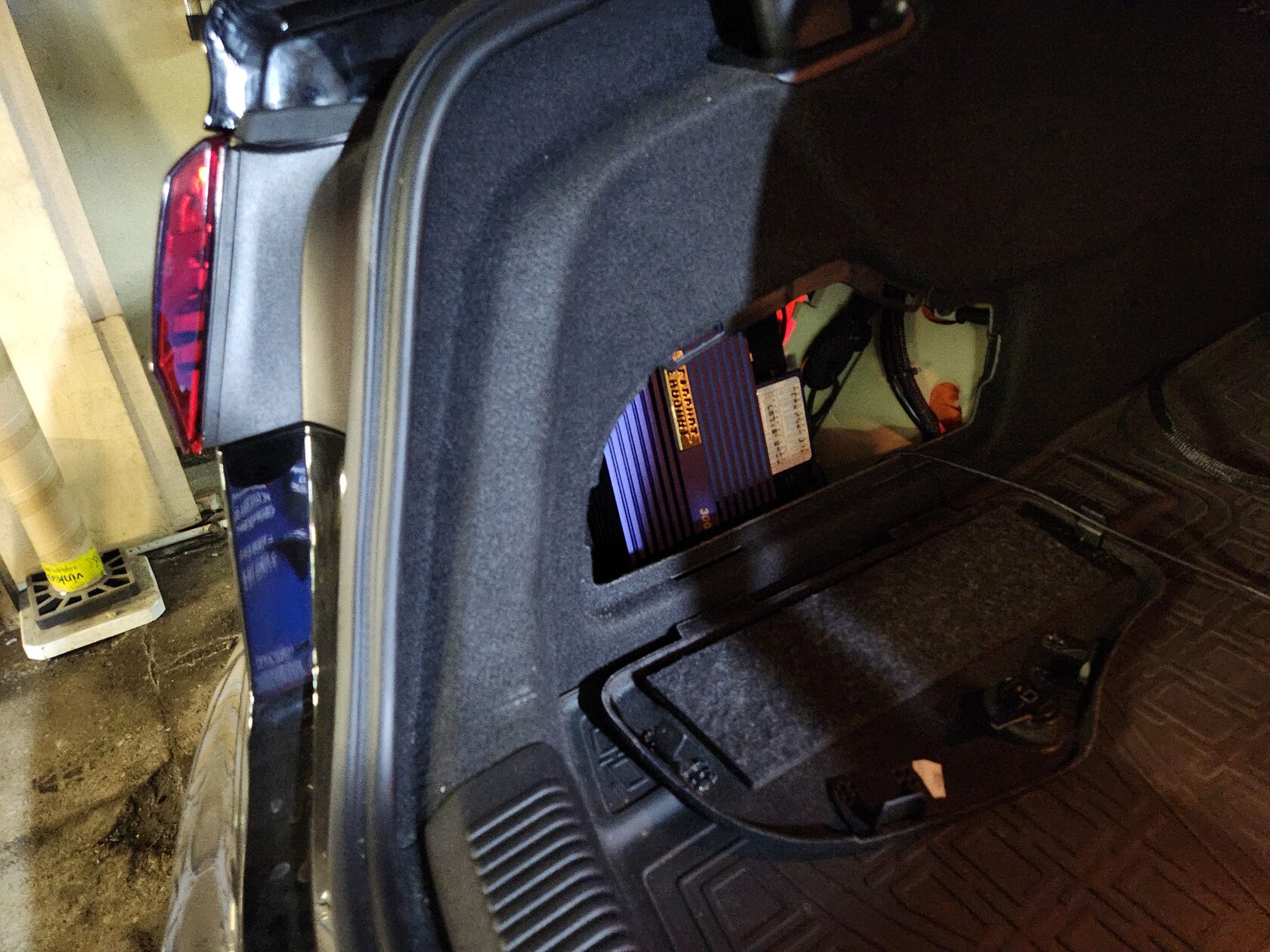 установка усилителей audi a6 c7