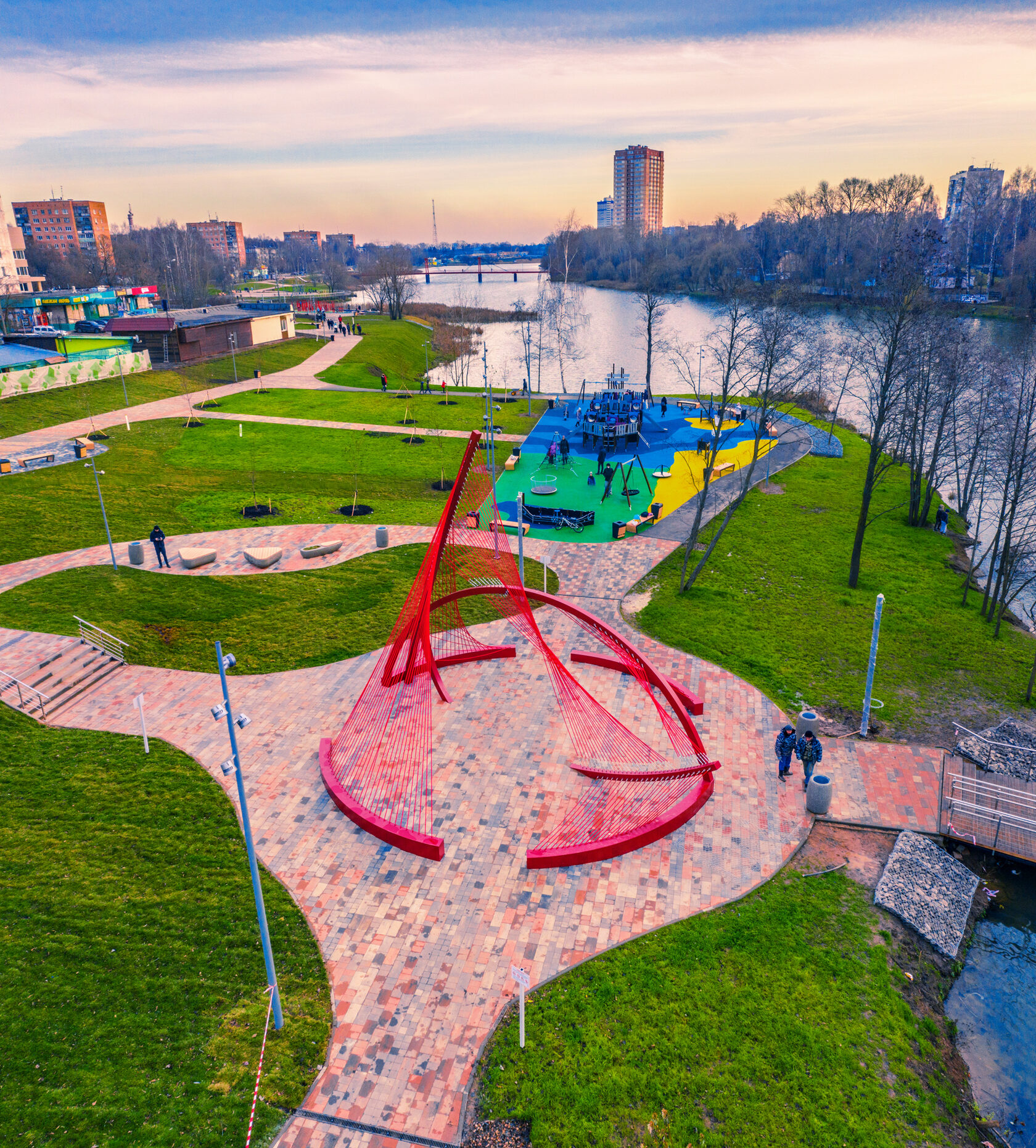 Пушкина московский обл. Набережная Пушкино Серебрянка. Парк Серебрянка Пушкино. Набережная реки Серебрянки Пушкино. Набережная в Пушкино Московской области.