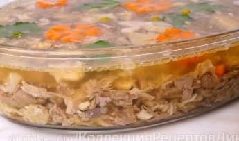 Приготовление холодца из свинины, говядины и курицы: шаг 17