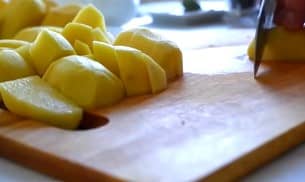 Приготовление ухи из красной рыбы со сливками: шаг 10