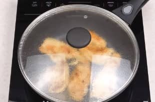 Приготовление салата «Цезарь» с курицей и сухариками: шаг 6