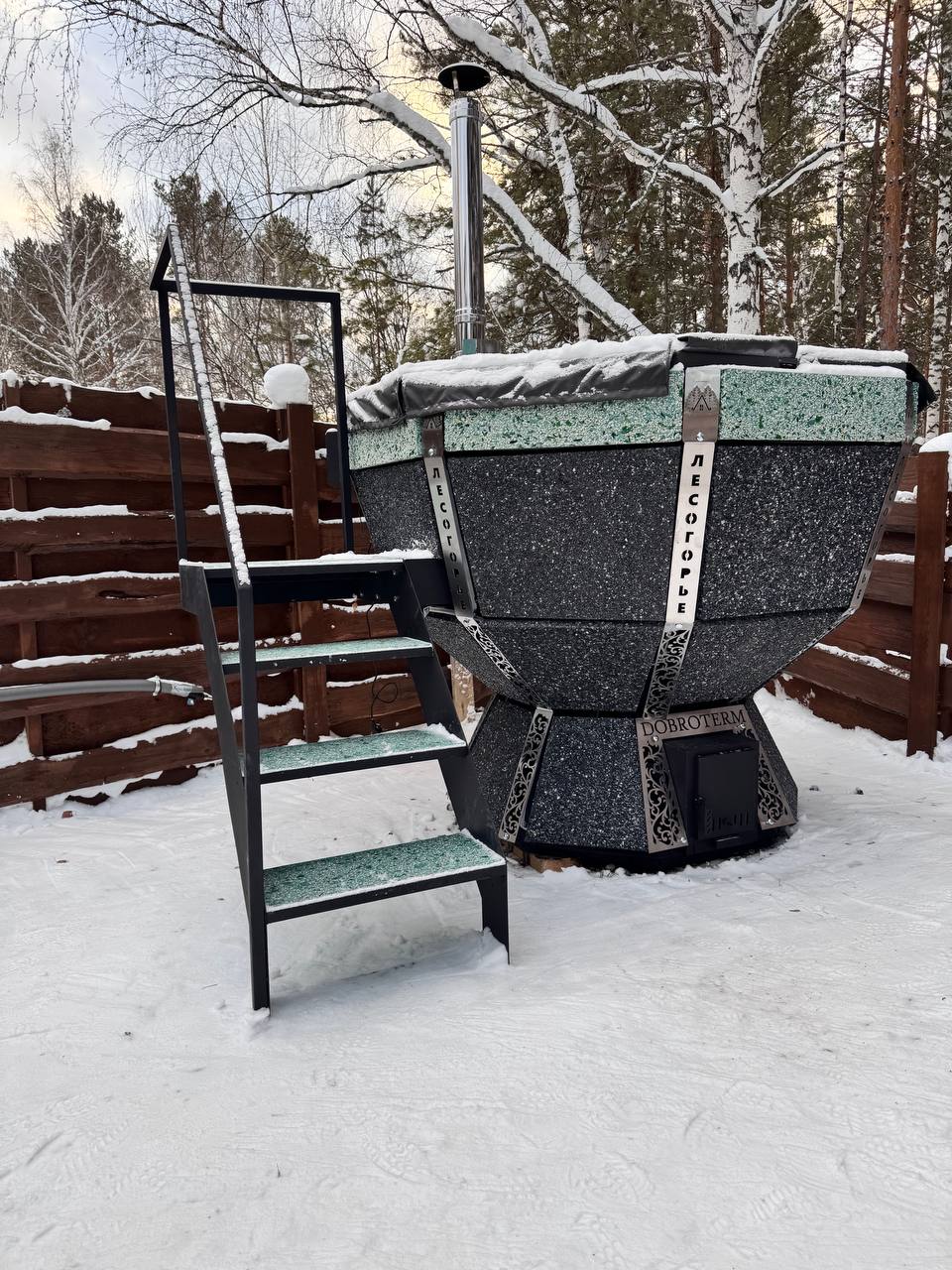 Собственный каменный чан у A-Frame Green
