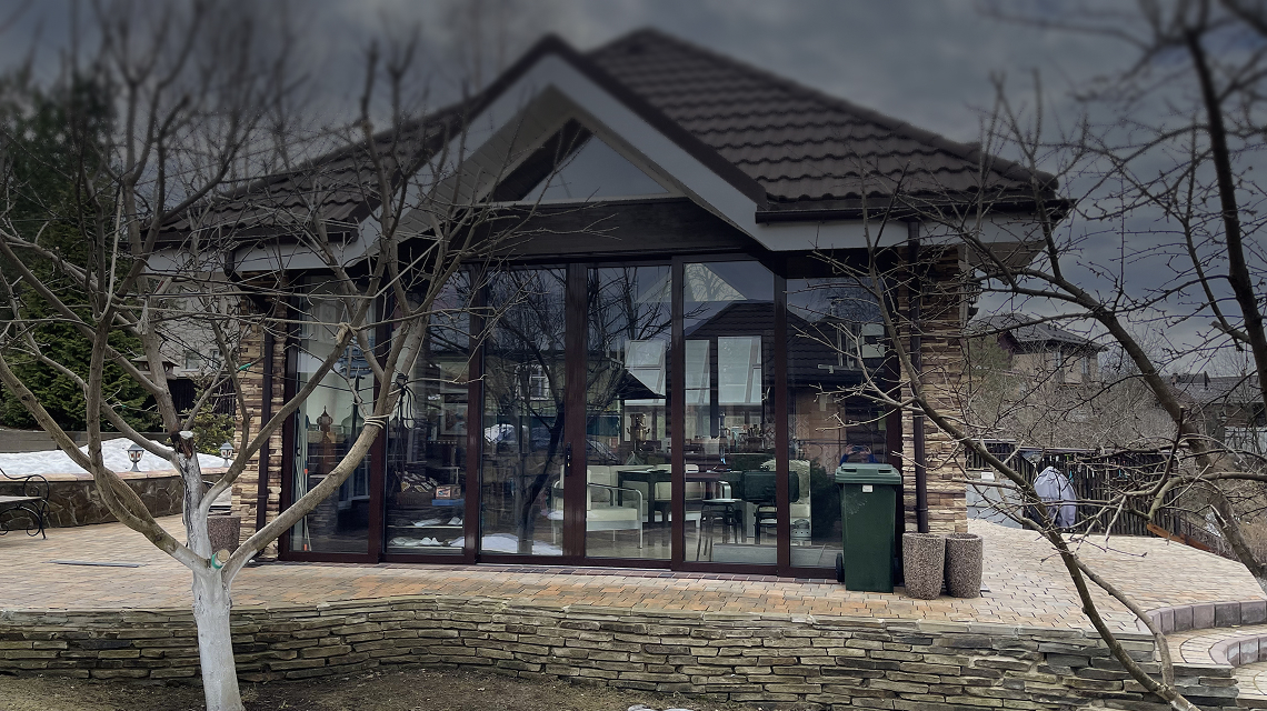 Остекление веранд и террас для загородных домов