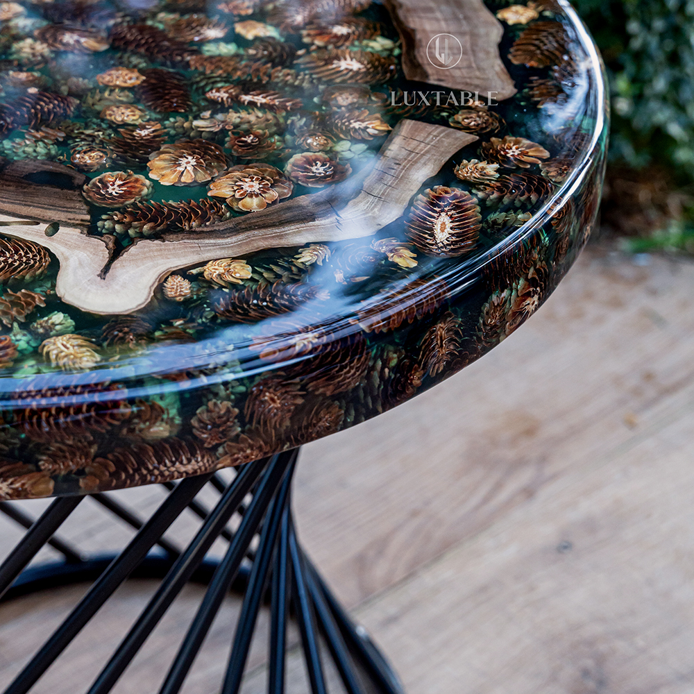 Tavolo rotondo da pranzo in olmo e resina verde bosco