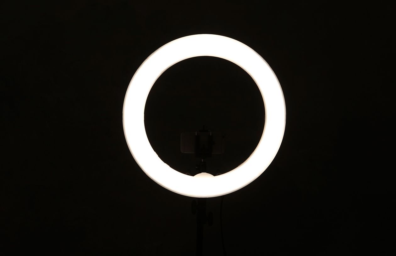 Кольцевая подсветка. Светильник Ring Light Black lb40366. Круглая лампа. Кольцевая лампа. Светящаяся лампа круглая.