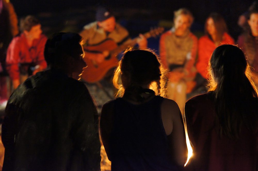 Вечер у костра