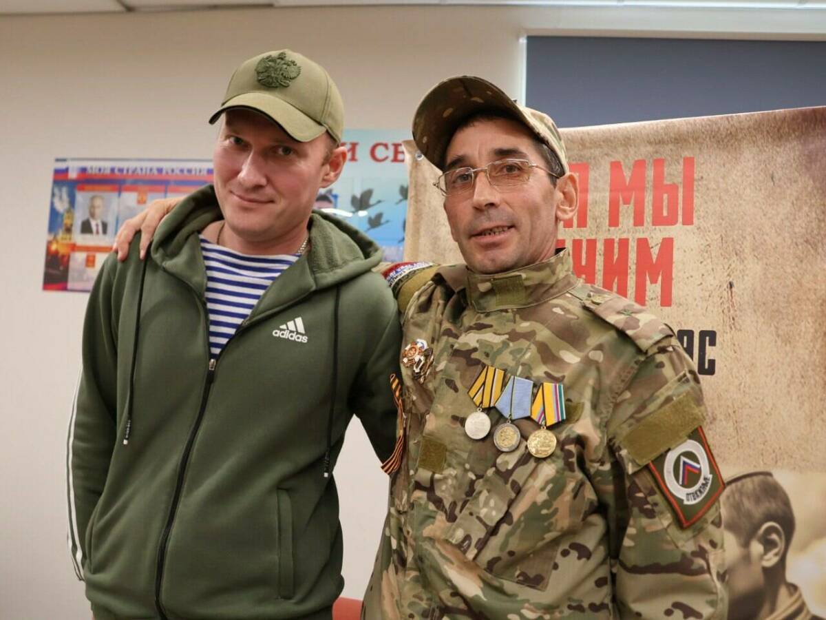 «Хотим устроить быт и уют»: волонтеры в Актаныше собирают гуманитарную помощь для СВО