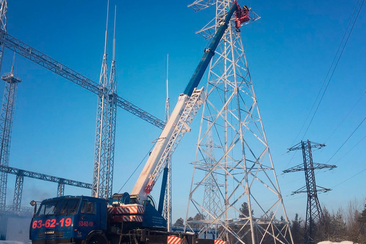 Камаз с автогидроподъемником (АГП). Вылет стрелы до 45 м.