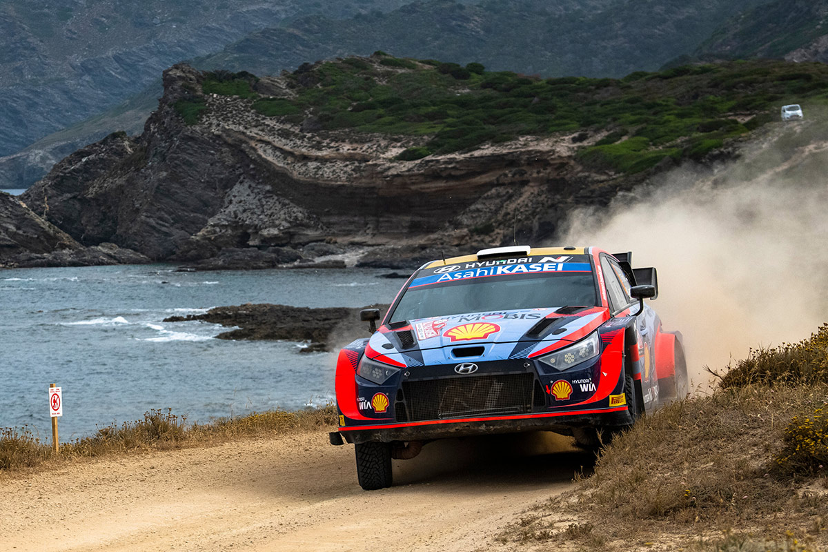 Отт Тянак и Мартин Ярвеоя, Hyundai i20 N Rally1, ралли Сардиния 2022