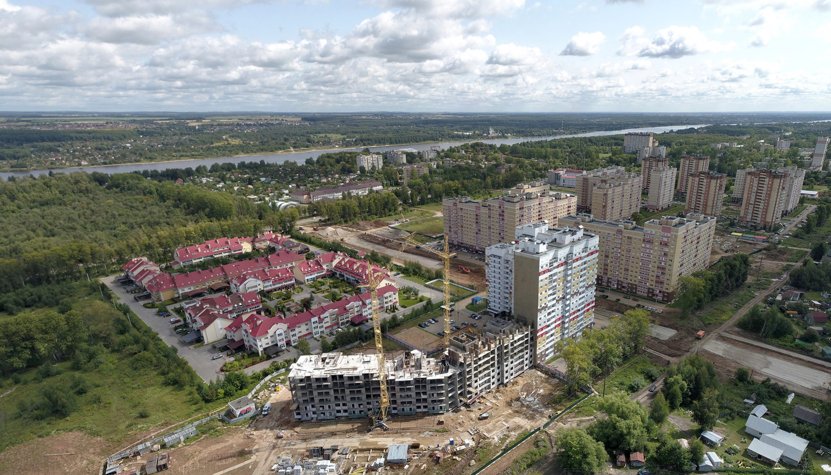 Снять квартиру в ярославле в яблоневом посаде. ЖК Яблоневый Посад Ярославль. Богатырь Ярославль Яблоневый Посад. Брагино Яблоневый Посад. ЖК богатырь Ярославль.