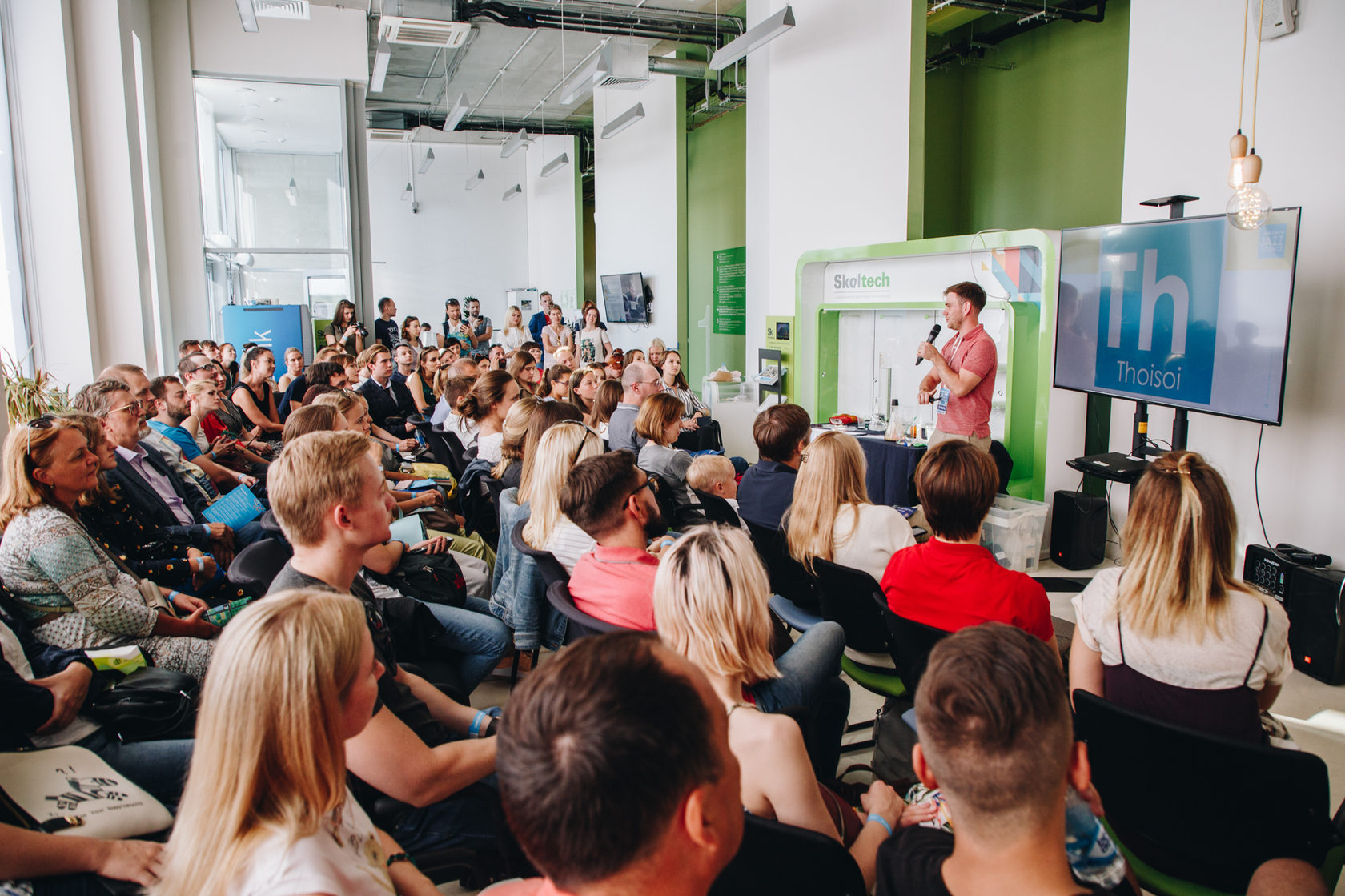 Умное место. Сколково фестиваль 2019. Фестиваля «Skolkovo Jazz Science» 2019 квест комната. Skolkovo люди.