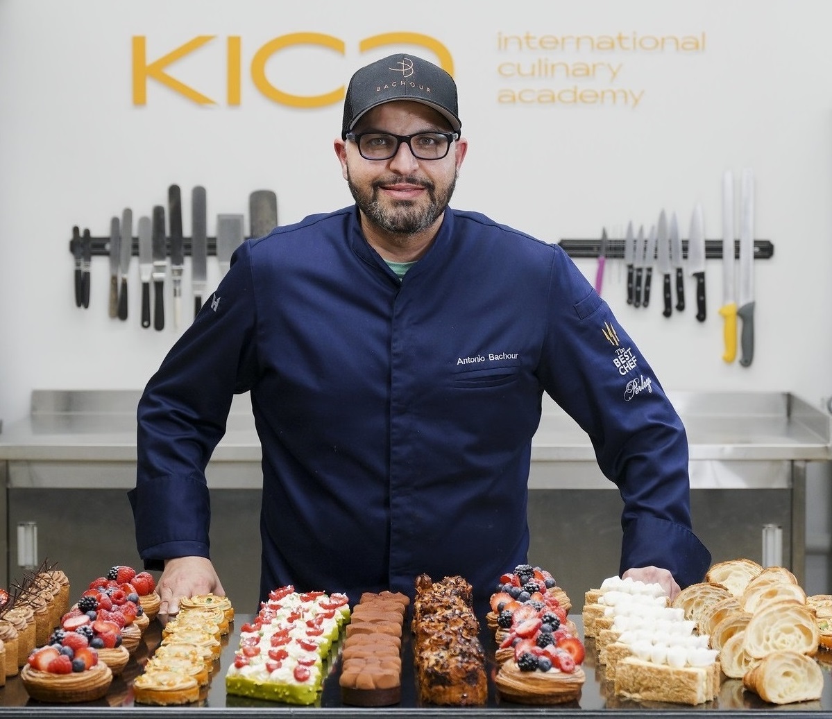 Elemental Udtale det er nytteløst Viennoiseries and Individual Cakes for Pastry shops ᐈ Practical online  course by Antonio Bachour ⋆ KICA