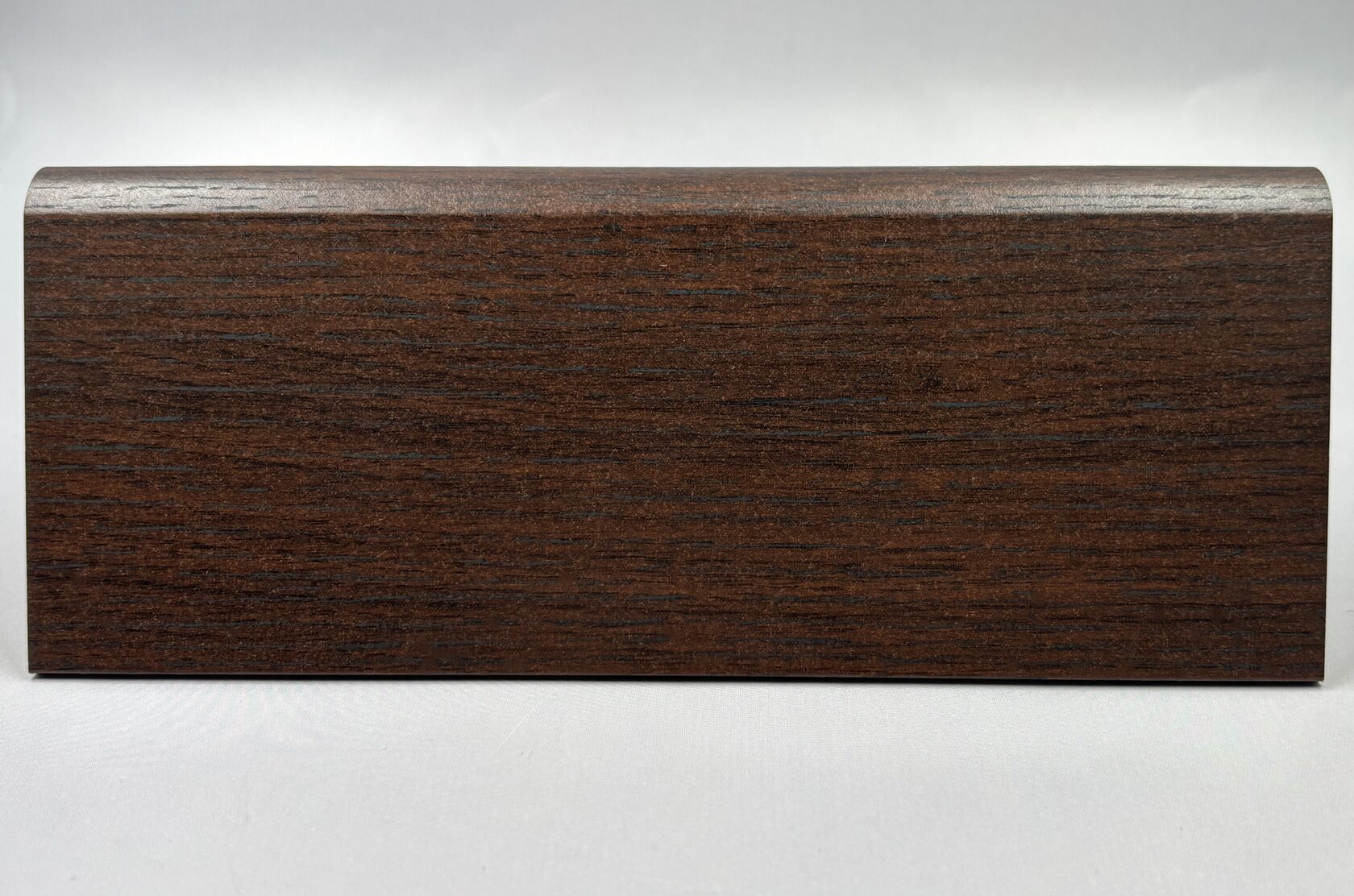 Плинтус МДФ под дерево, под дуб для ламината и паркета в Санкт-Петербурге (СПб)