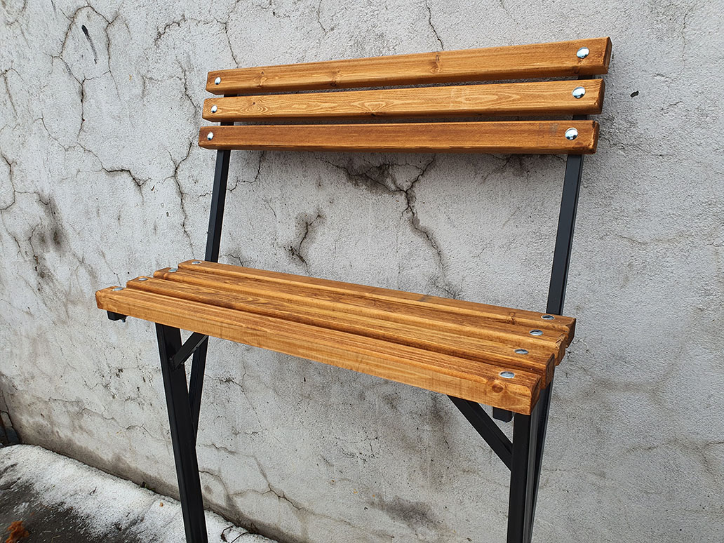 лавка на кладбище