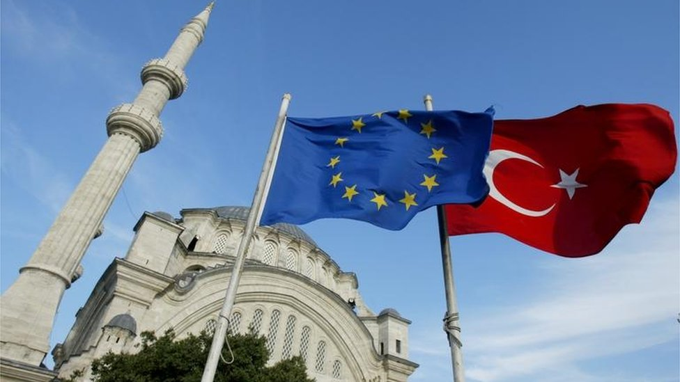 В последние годы экономические отношения между Турцией и Европейским Союзом (ЕС) становятся предметом всё более пристального внимания как со стороны политиков, так и экономистов.-3