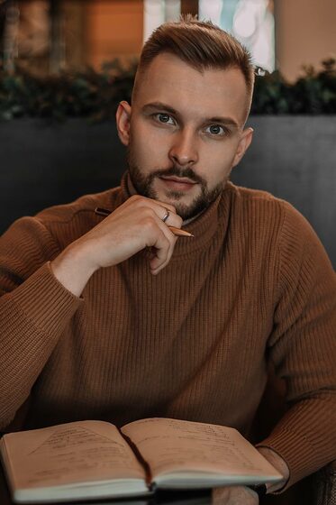 Александр Хлопов