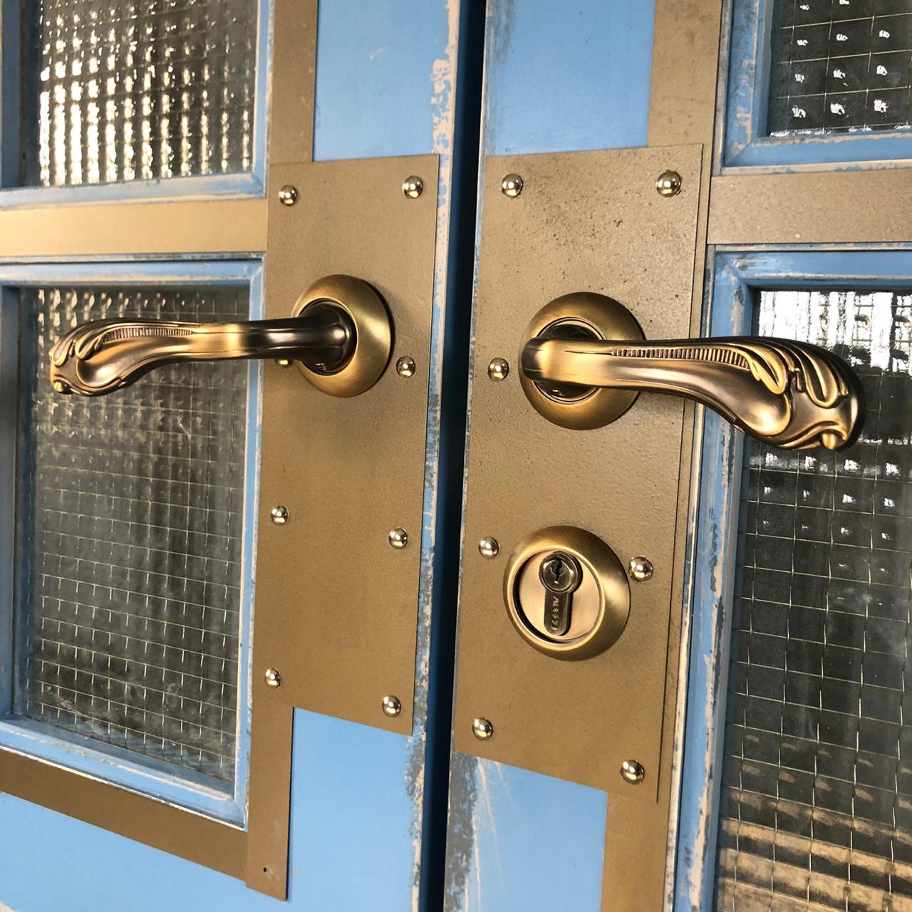 Фурнитуры для входных дверей