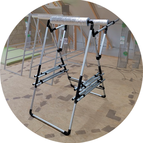 ГравитОН - тренажёр для восстановления позвоночника и суставов в домашних условиях. Он является универсальным, семейным и раскладным. Используется сила гравитационного поля при инверсии. 