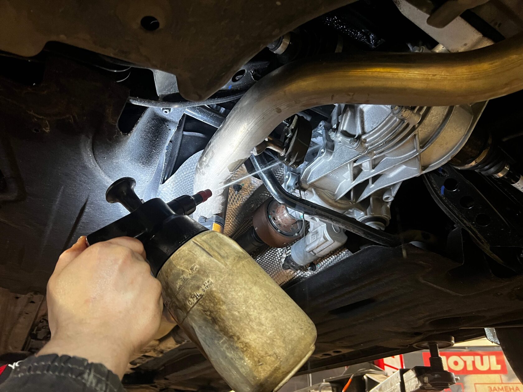 Замываем все очистителем