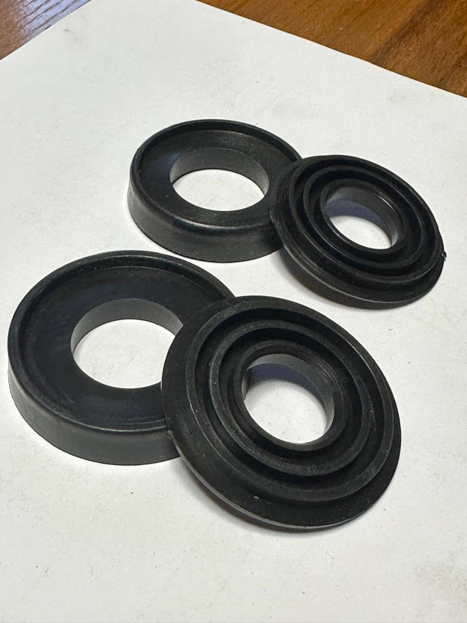 Лабиринтное уплотнение конвейерного ролика