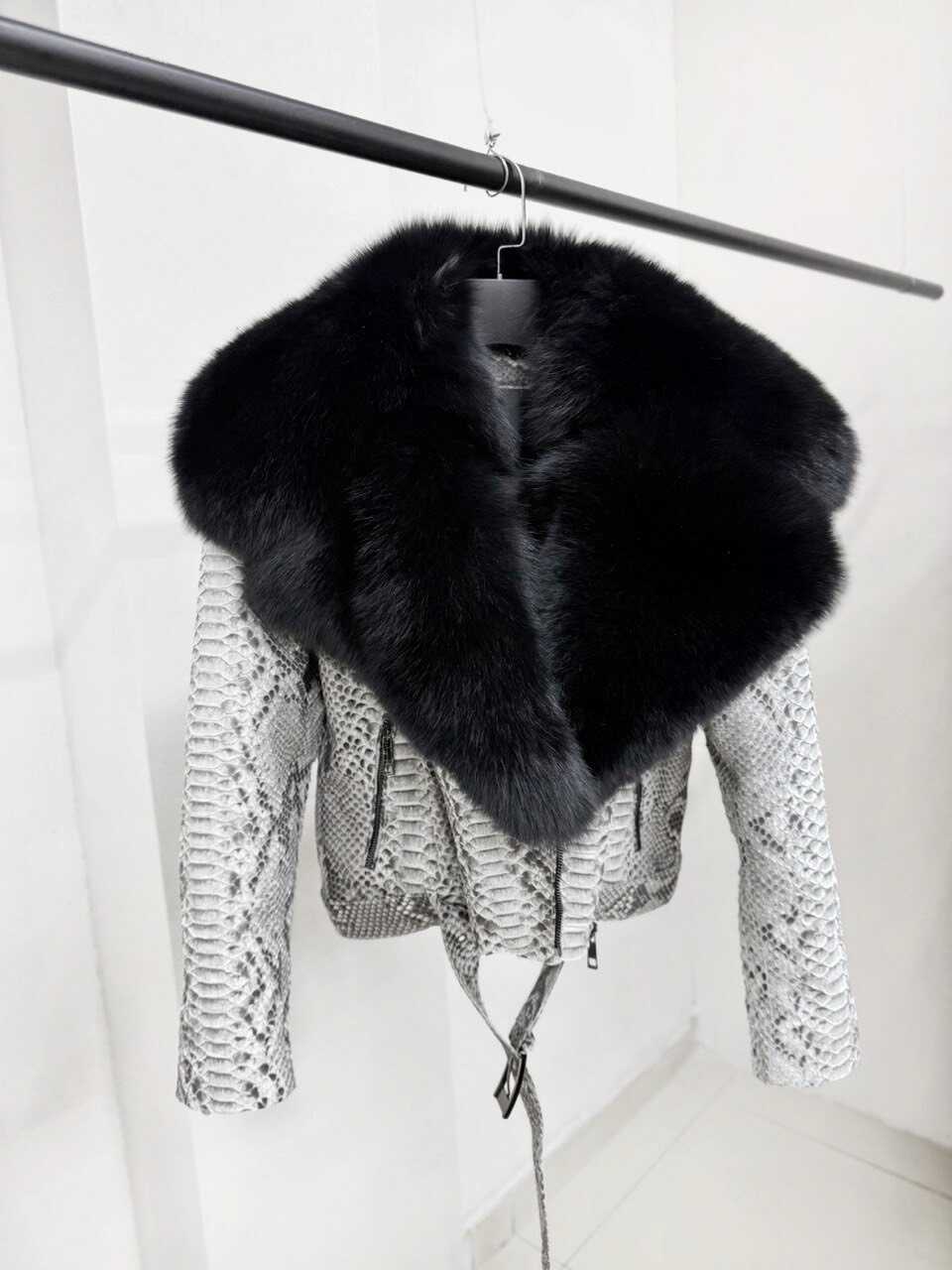 Куртка косуха из натурального питона с мехом песца