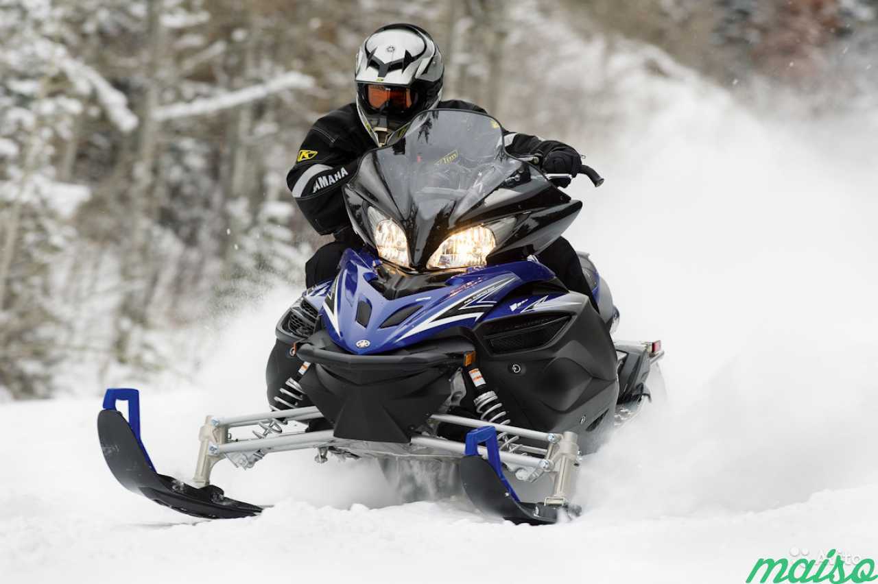 Snowmobile ru снегоходный. Снегоход. Спортивный снегоход. Снек хед. Снег аход.