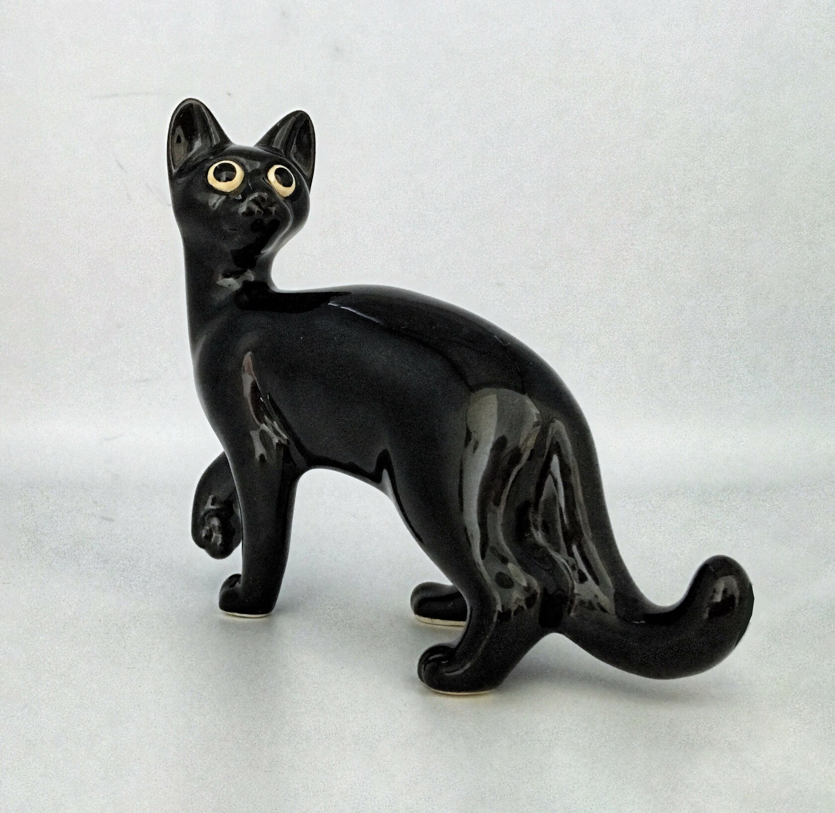 Black cat фигурка кота. Статуэтка черный кот. Фигурка «кошка».