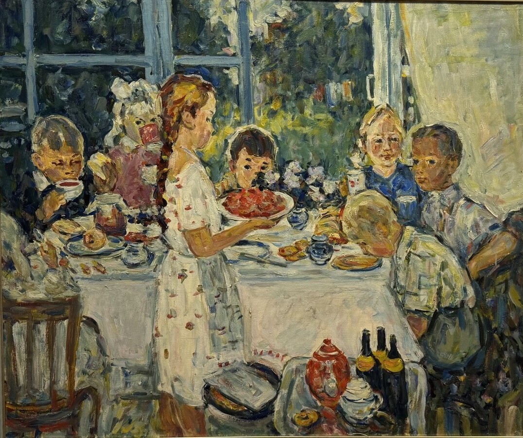 Картина: дети за накрытым столом в летнем доме, девочка с тарелкой ягод