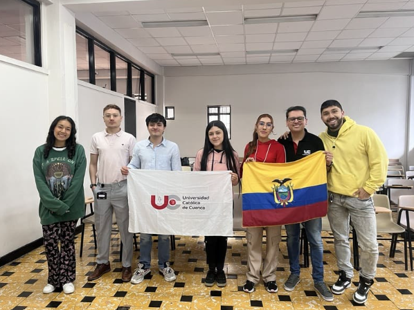 Estudiantes UCM recibieron cátedra de Corporate Management con experto internacional