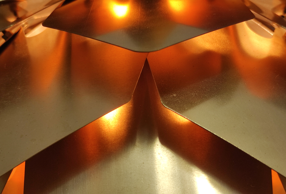 Металлическая шишка