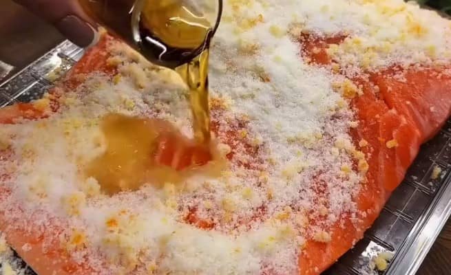 Приготовление слабосолёной форели с коньяком: шаг 3
