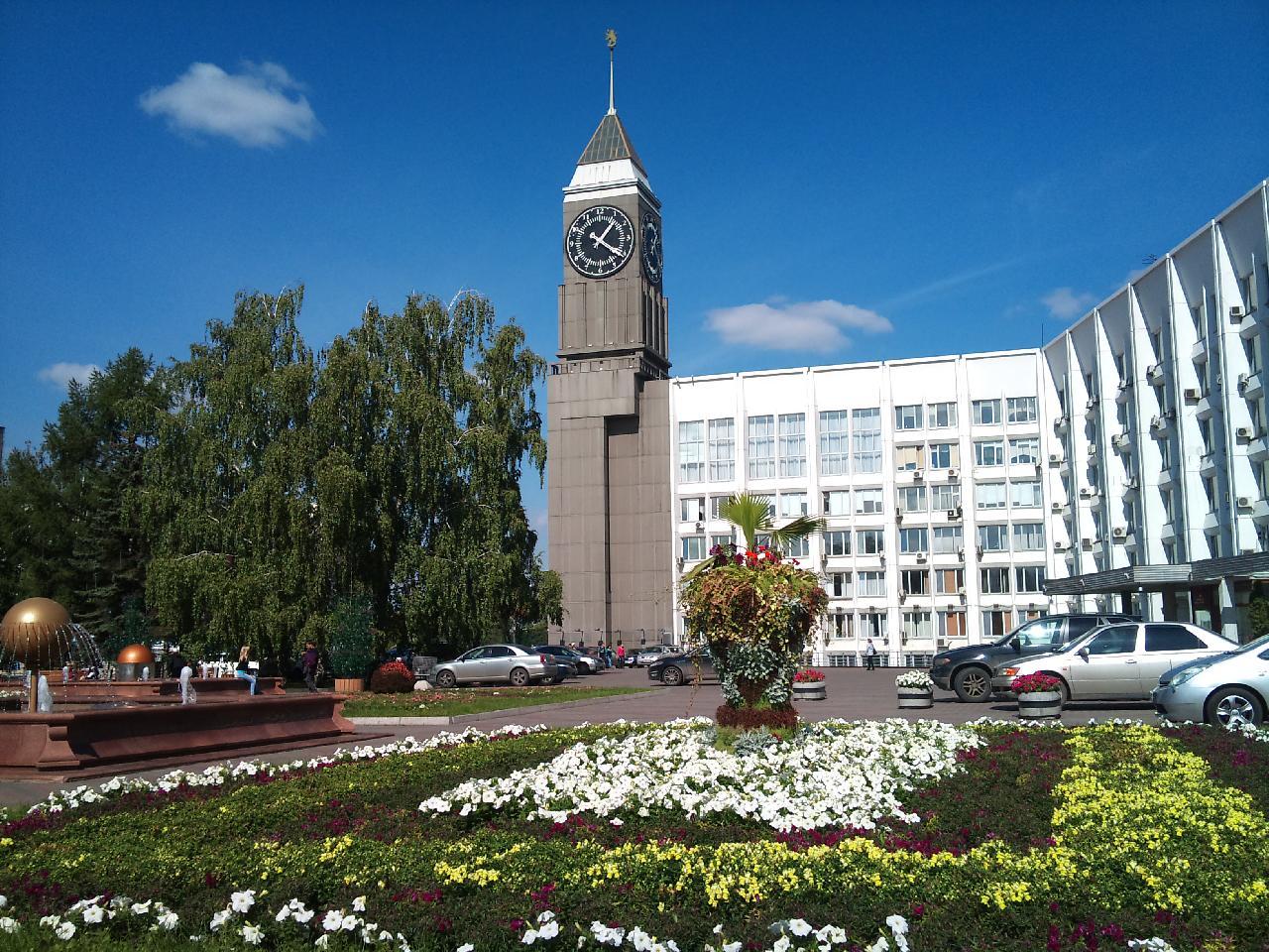 Красноярск доспремичательности. Красноярск часы биг бен. Фото красноярских достопримечательностей. Часовня параскевы пятницы красноярск. Красноярск достромичательности.