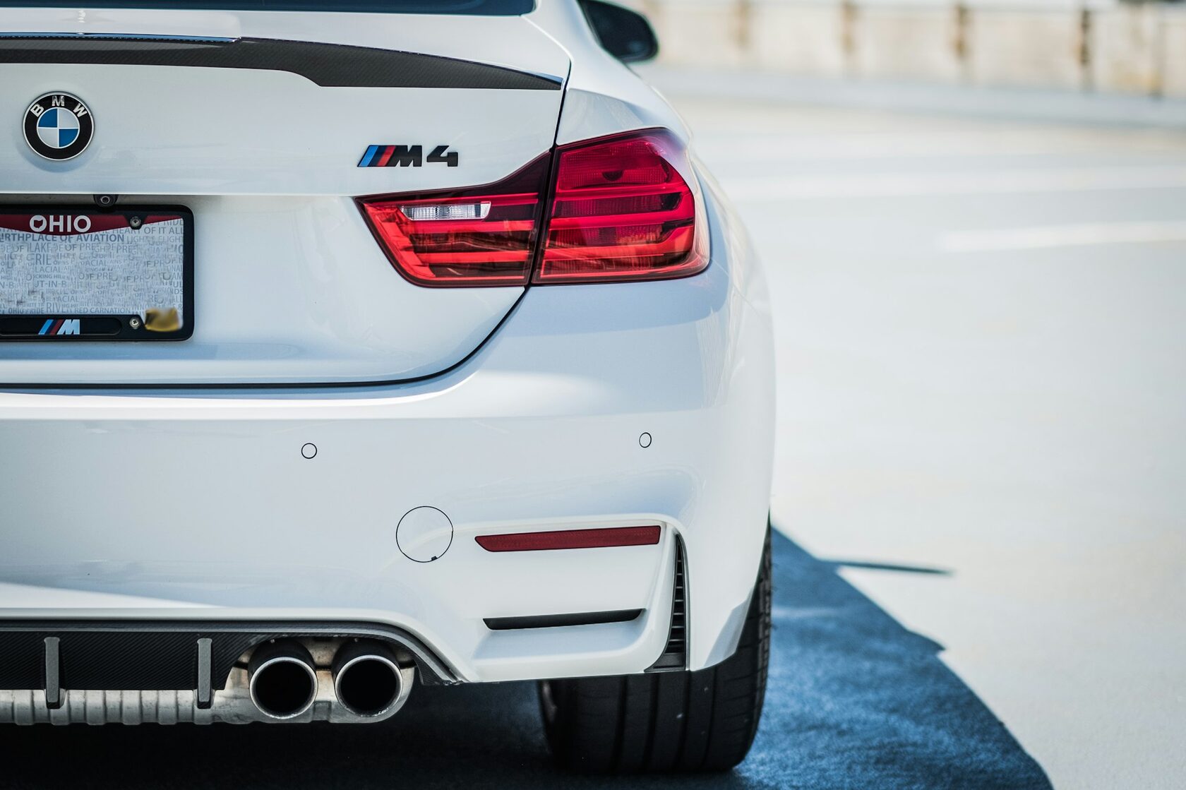 BMW M4 — вид спереди