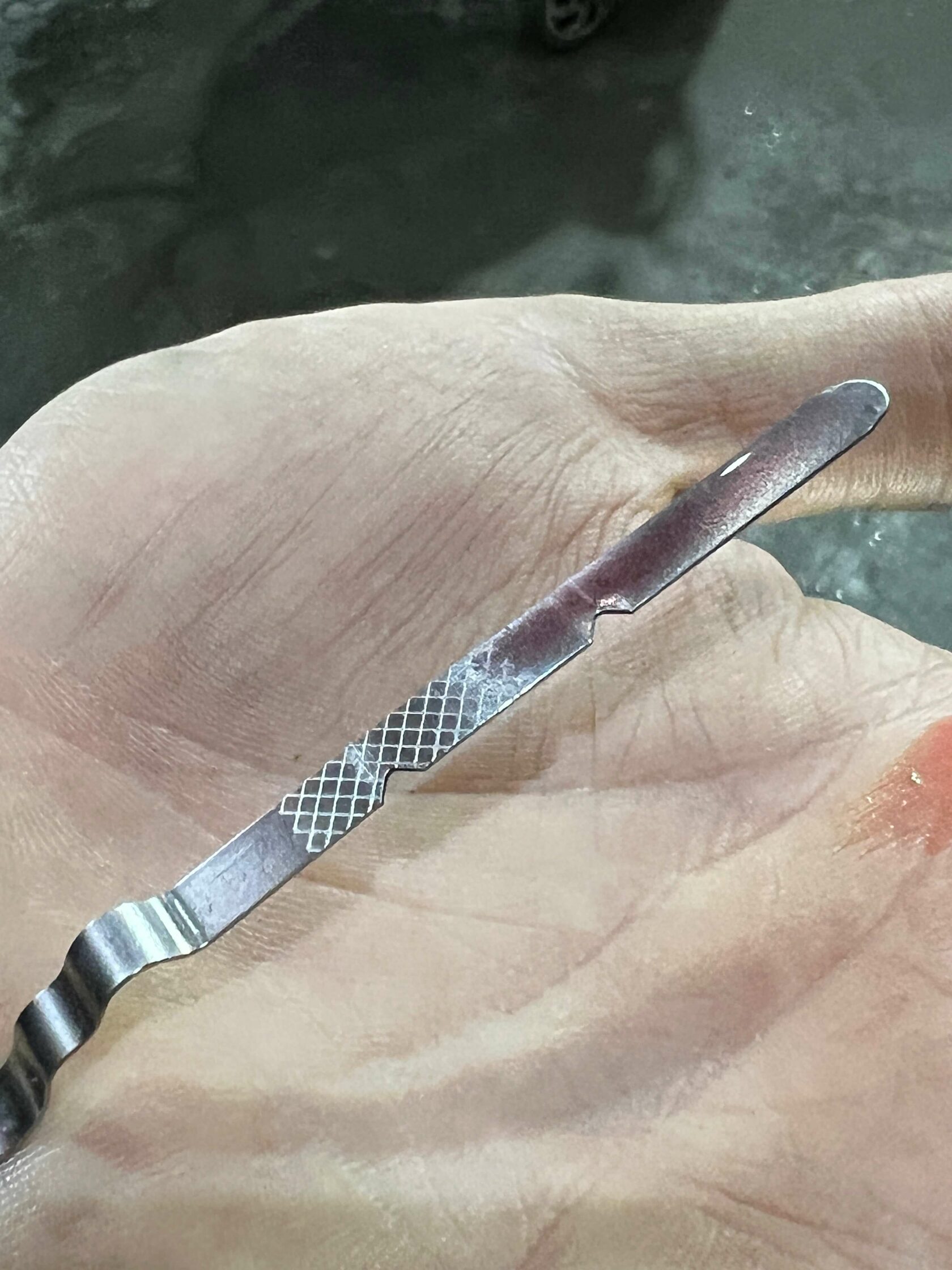 Проверка уровня масла по щупу