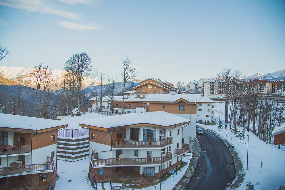 Roca village. Roca Village Hotel Rosa Khutor. Roca Village красная Поляна.