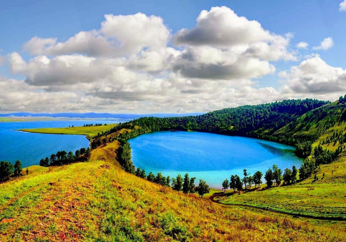 Крупнейшее озеро района россии