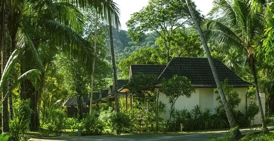 Виллы Niva Labriz Seychelles среди пальм, остров Силуэт